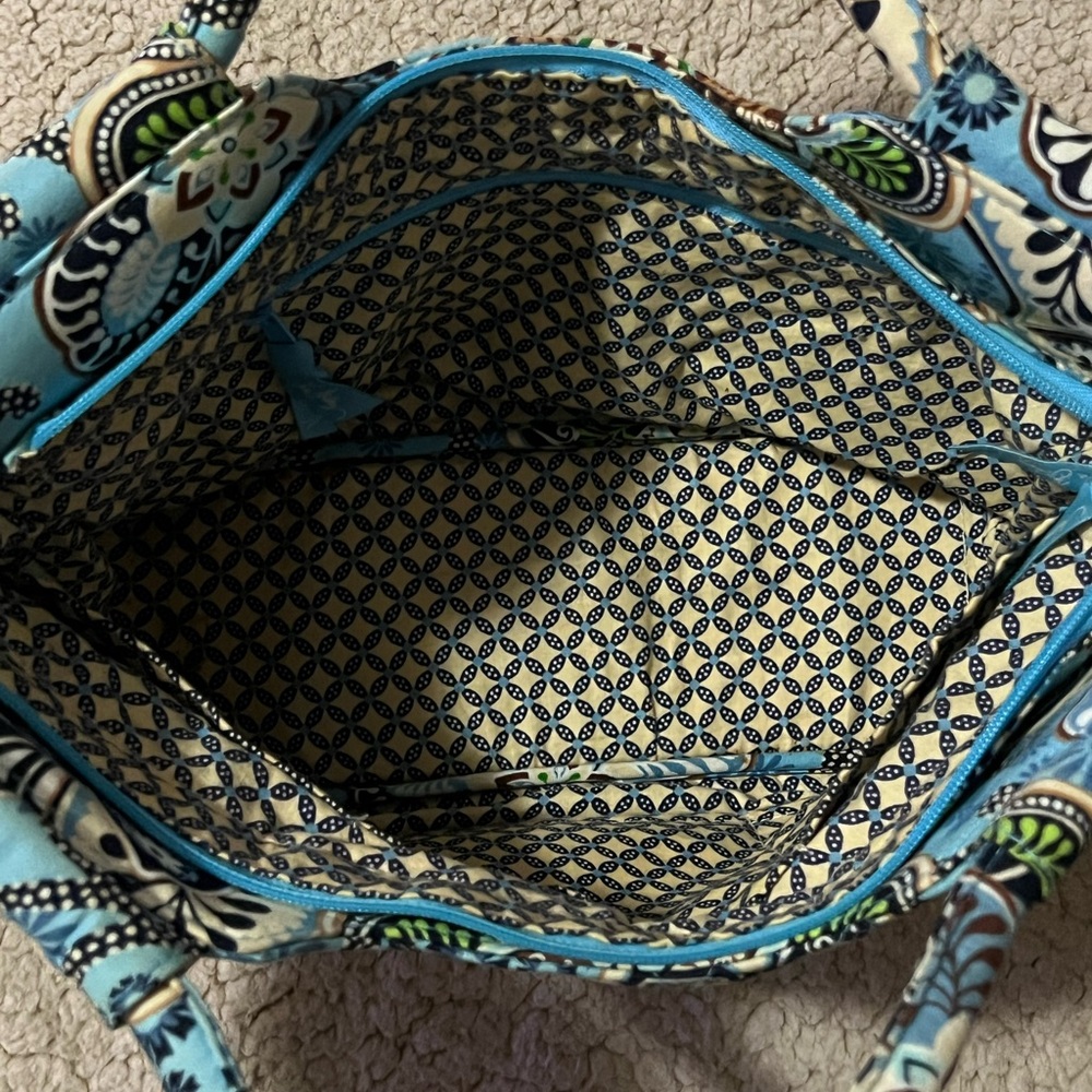 🖤 Vera Bradley Bali Blue Flowers Handbag & Wallet 🖤 - Picture 5 of 12